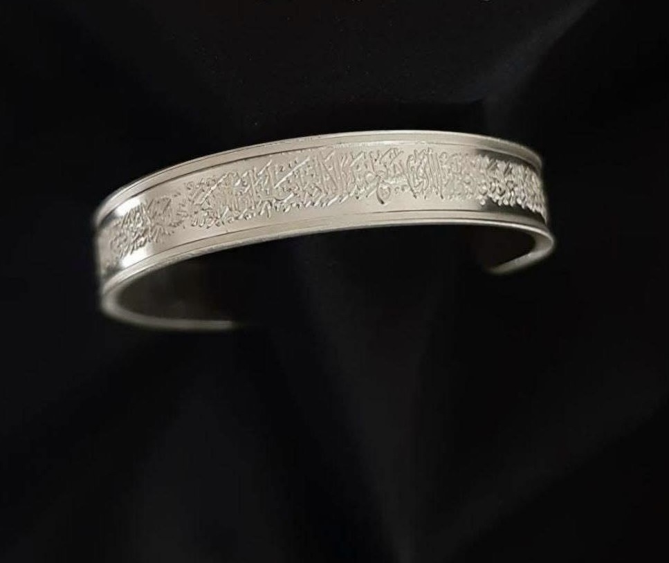 أسورة فضة بي تي سي – 1 أونصة (31.10 جرام، نقاء 999) – استثمار قابل للارتداء